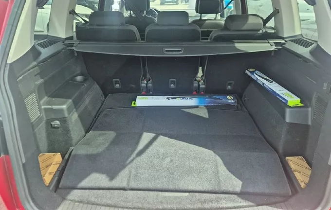 VOLKSWAGEN TOURAN 2.0 TDI 150 DSG7 7pl Lounge photo 10 2130355