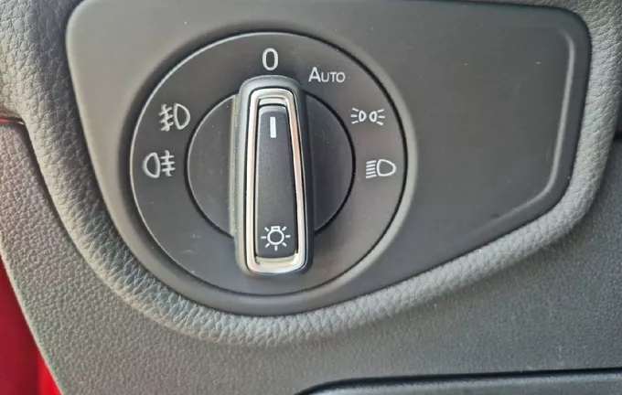 VOLKSWAGEN TOURAN 2.0 TDI 150 DSG7 7pl Lounge photo 20 2130355
