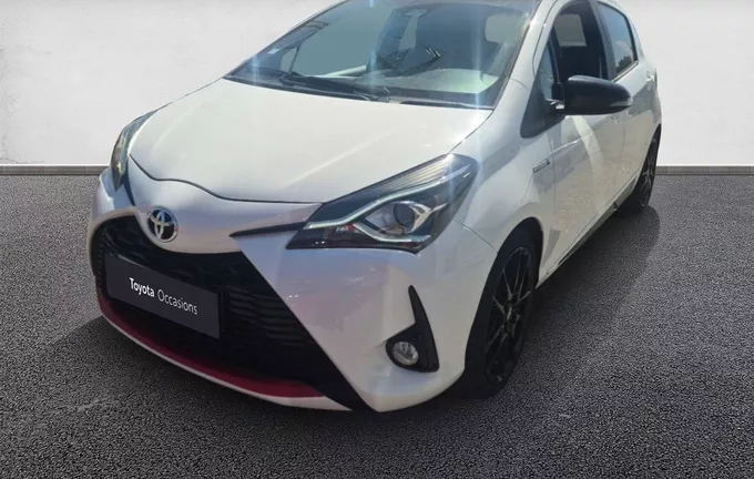 TOYOTA YARIS Hybride 100h GR SPORT extérieur trois quart avant gauche 1103651