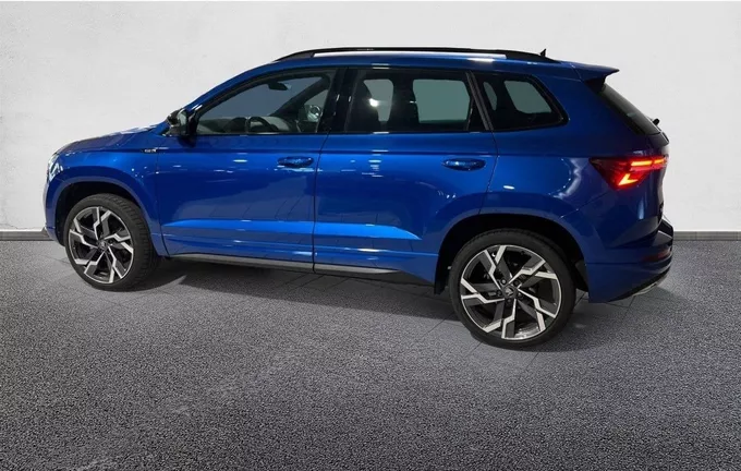 SKODA KAROQ 1.5 TSI Evo 2 150 ch ACT DSG7 Sportline extérieur trois quart arrière gauche 2127077