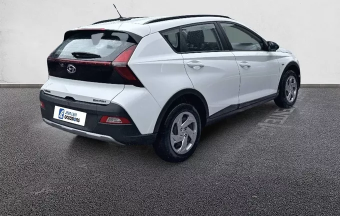 HYUNDAI BAYON 1.0 T-GDi 100 Hybrid 48V Initia extérieur trois quart arrière droit 13832
