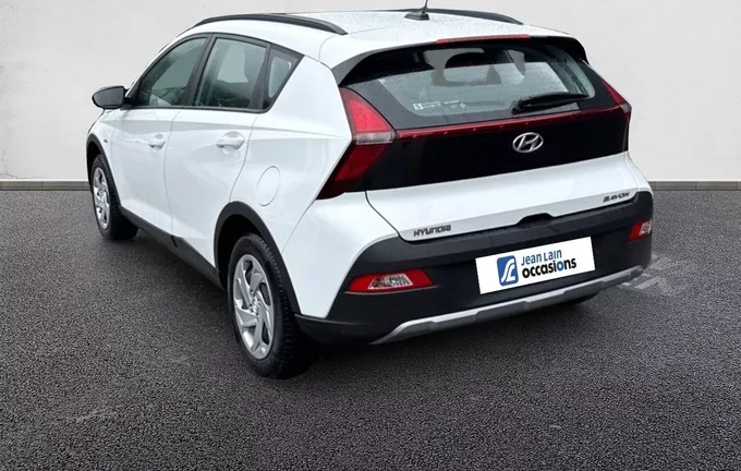 HYUNDAI BAYON 1.0 T-GDi 100 Hybrid 48V Initia extérieur trois quart arrière gauche 13832