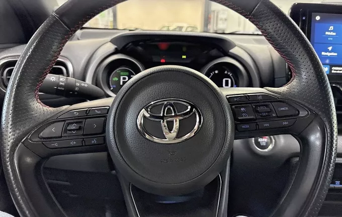 TOYOTA YARIS Hybride 130h GR Sport photo 12 1103412