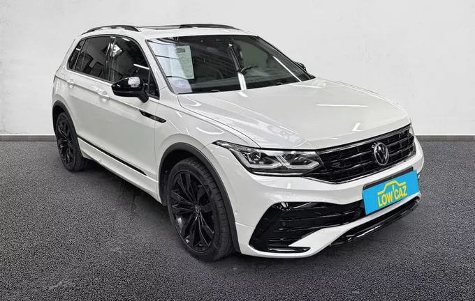 VOLKSWAGEN TIGUAN 1.5 TSI 150ch DSG7 R-Line Exclusive extérieur trois quart avant droit 2124367