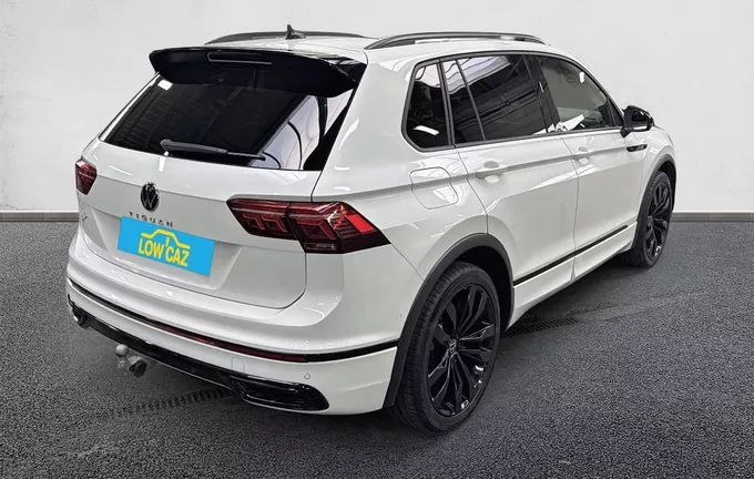 VOLKSWAGEN TIGUAN 1.5 TSI 150ch DSG7 R-Line Exclusive extérieur trois quart arrière droit 2124367