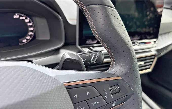 CUPRA FORMENTOR 1.5 eTSI Hybrid 150 ch DSG7 V photo 19 2120239