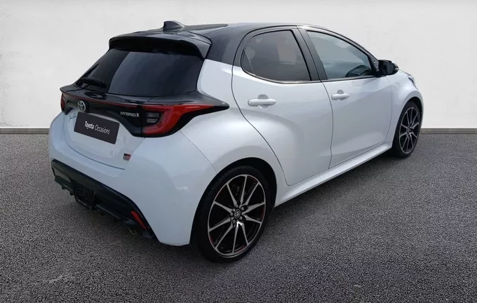 TOYOTA YARIS Hybride 116h GR Sport extérieur trois quart arrière droit 1103154