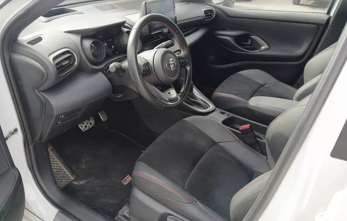 TOYOTA YARIS Hybride 116h GR Sport photo 11 1103154