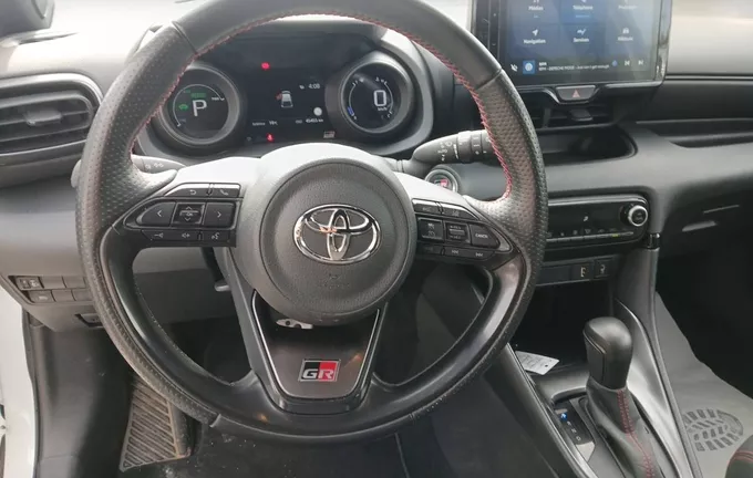 TOYOTA YARIS Hybride 116h GR Sport photo 12 1103154
