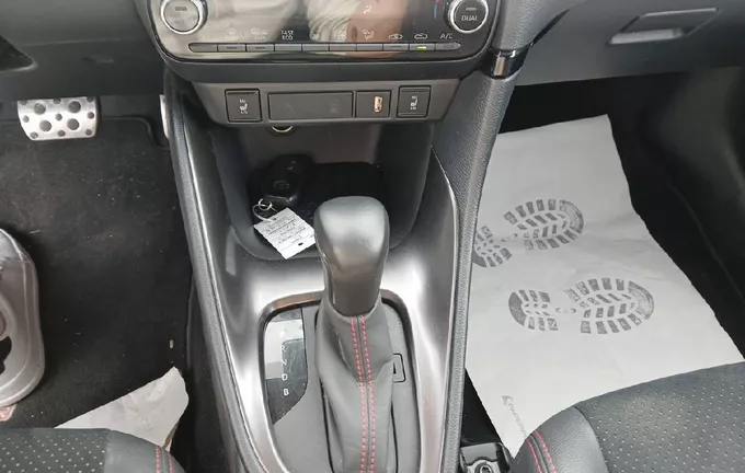 TOYOTA YARIS Hybride 116h GR Sport photo 13 1103154