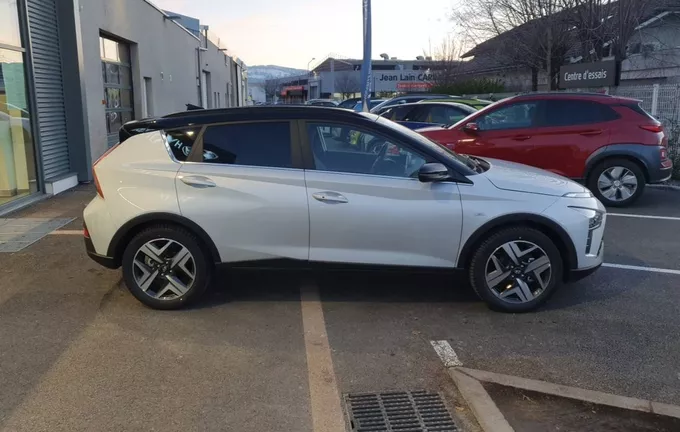 HYUNDAI BAYON 1.0 T-GDi 100 Hybrid 48V Creative extérieur côté droit 3987814