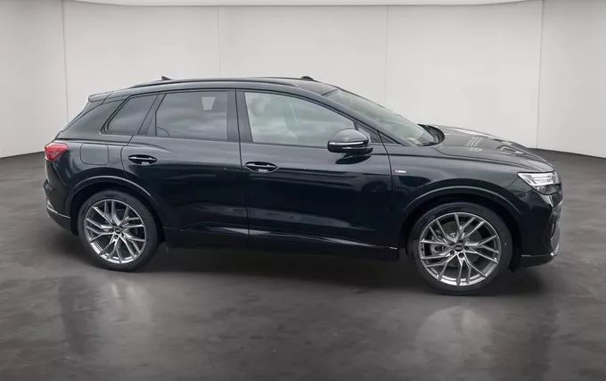 AUDI Q4 E-TRON 55 340 ch 82 kWh quattro S line extérieur côté droit 2132970