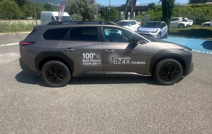 TOYOTA BZ4X Touring Grande Autonomie Design extérieur côté droit 188175