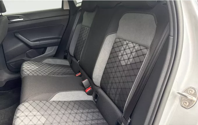 VOLKSWAGEN POLO 1.0 TSI 95 S&S BVM5 R-Line Edition extérieur arrière 2130862