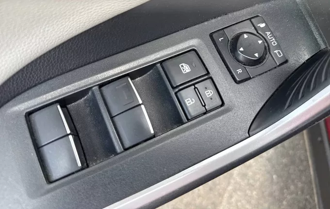 TOYOTA RAV4 Hybride 218 ch 2WD Lounge photo 20 1103451