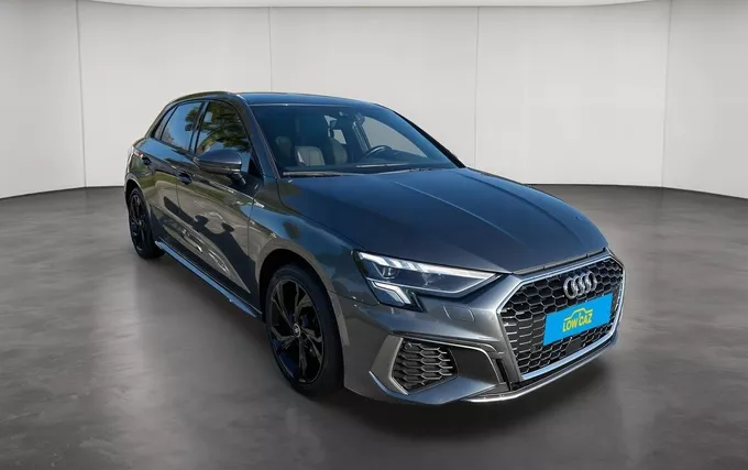 AUDI A3 Sportback 35 TFSI Mild Hybrid 150 S tronic 7 S Line extérieur trois quart avant droit 213671