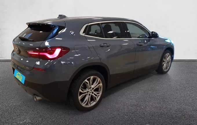 BMW X2 sDrive 20i 178 ch DKG7 Business Design extérieur trois quart arrière droit 212880