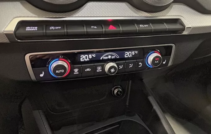 AUDI Q2 35 TFSI 150 S tronic 7 Design photo 14 2127687
