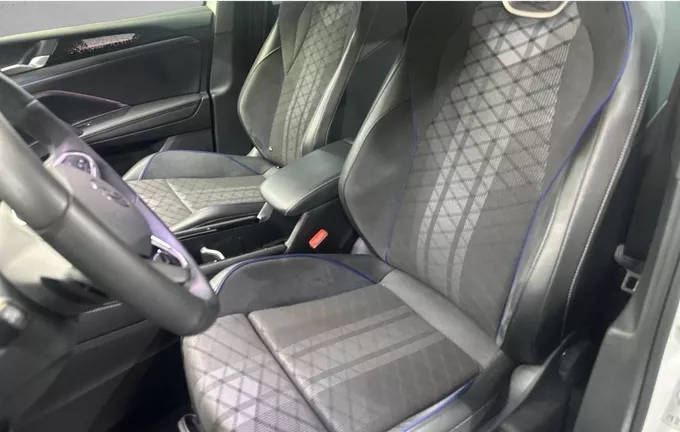 VOLKSWAGEN TIGUAN 1.5 eTSI 150ch DSG7 R-Line Edition extérieur trois quart arrière droit 2130462