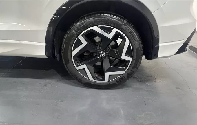 VOLKSWAGEN TIGUAN 1.5 eTSI 150ch DSG7 R-Line Edition photo 12 2130462