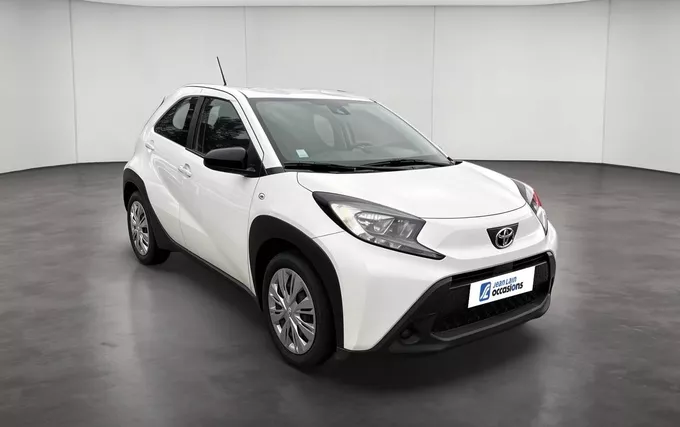 TOYOTA AYGO X 1.0 VVT-i 72 Dynamic extérieur trois quart avant droit 1103969