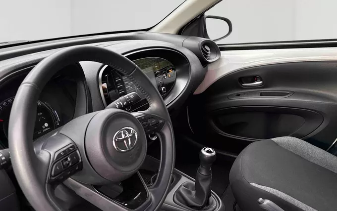 TOYOTA AYGO X 1.0 VVT-i 72 Dynamic photo 18 1103969