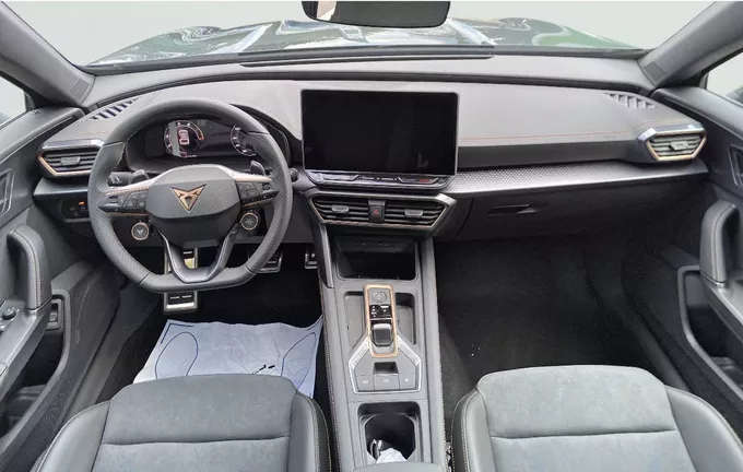 CUPRA FORMENTOR eHybrid 272 ch DSG6 VZ extérieur trois quart avant droit 0662