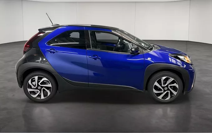 TOYOTA AYGO X 1.0 VVT-i 72 Design extérieur côté droit 1104009