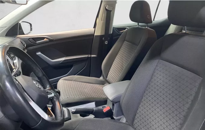 VOLKSWAGEN T-CROSS 1.6 TDI 95 Start/Stop BVM5 Lounge Business extérieur trois quart arrière droit 2127935