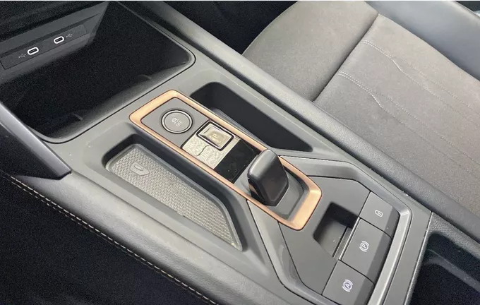 CUPRA FORMENTOR 1.5 eTSI Hybrid 150 ch DSG7 V photo 16 2130466