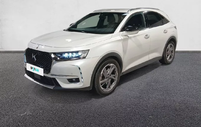 DS DS7 CROSSBACK Hybride E-Tense 300 EAT8 4x4 Grand Chic extérieur trois quart avant gauche 945568