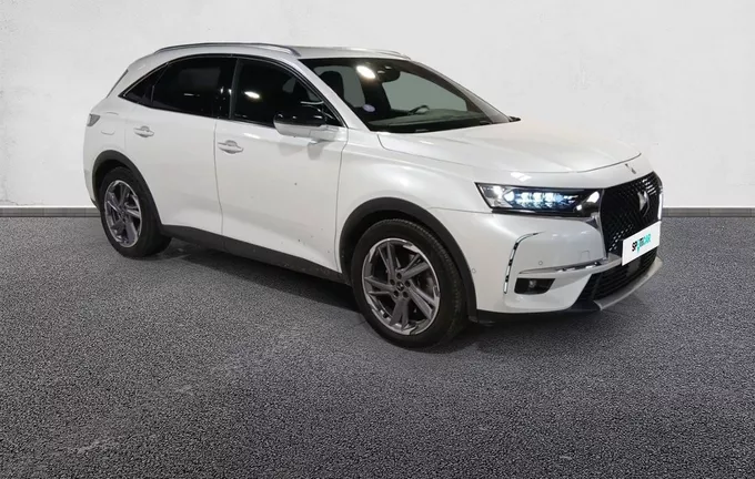 DS DS7 CROSSBACK Hybride E-Tense 300 EAT8 4x4 Grand Chic extérieur trois quart avant droit 945568