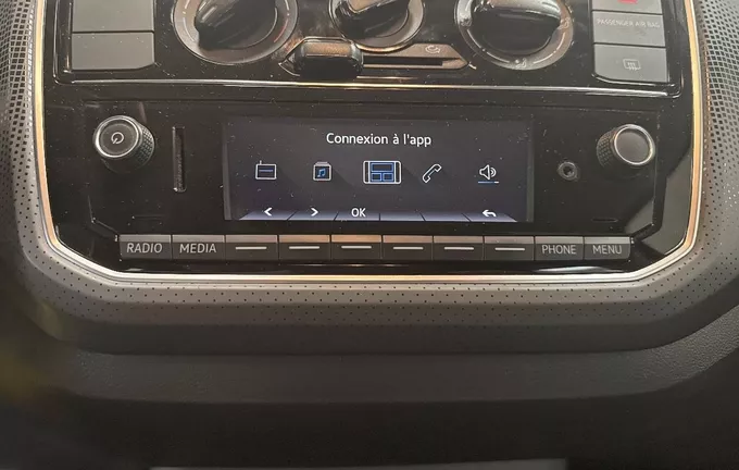 VOLKSWAGEN UP 1.0 60 BlueMotion Technology BVM5 Up! Connect photo 15 213424