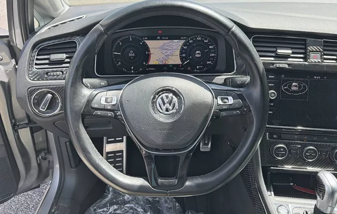 VOLKSWAGEN GOLF 1.6 TDI 115 FAP DSG7 Connect photo 13 213210