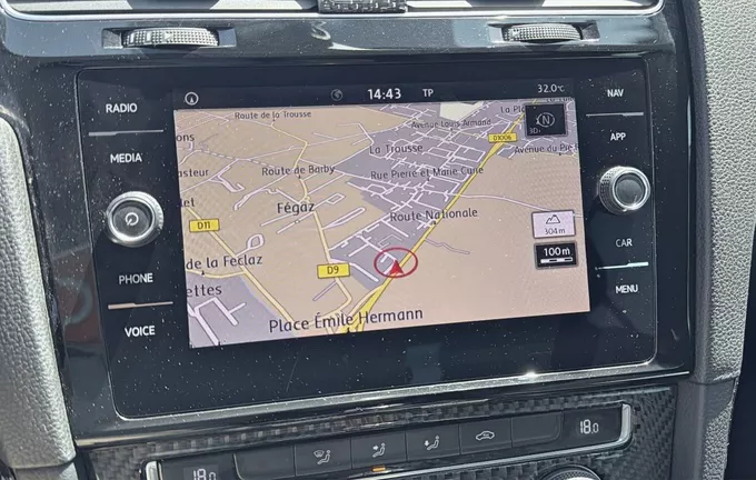 VOLKSWAGEN GOLF 1.6 TDI 115 FAP DSG7 Connect photo 14 213210