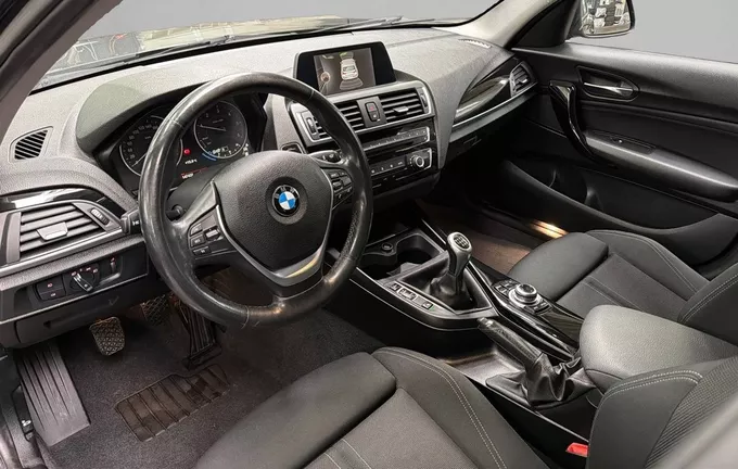 BMW SERIE 1 116d 116 ch Sport photo 11 212942