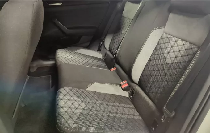 VOLKSWAGEN POLO 1.0 TSI 95 S&S BVM5 R-Line Edition extérieur arrière 2120705