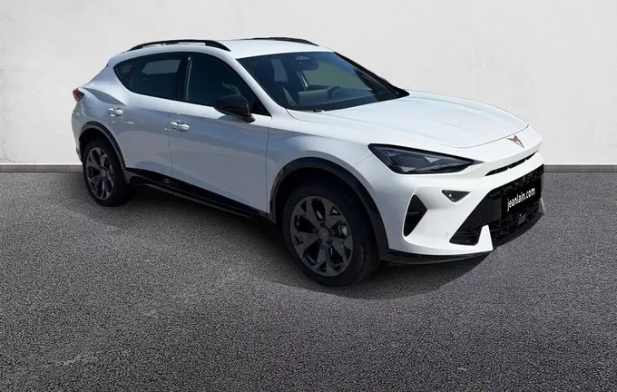 CUPRA FORMENTOR 1.5 eTSI Hybrid 150 ch DSG7 V extérieur trois quart avant droit 1117