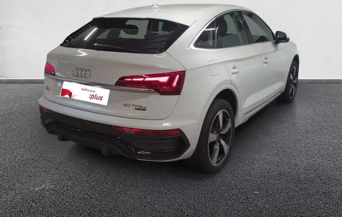 AUDI Q5 Sportback 50 TFSIe 299 S tronic 7 Quattro Design extérieur trois quart arrière droit 2119397