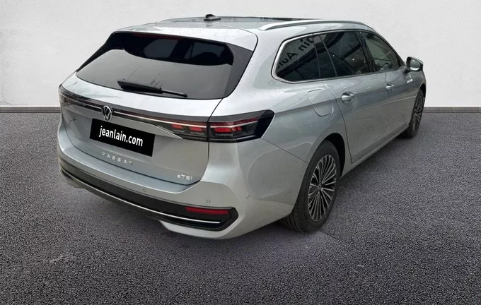 VOLKSWAGEN PASSAT 1.5 eTSI OPF 150 DSG7 Elegance extérieur trois quart arrière droit 4668