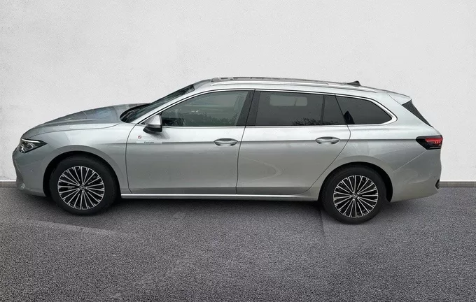 VOLKSWAGEN PASSAT 1.5 eTSI OPF 150 DSG7 Elegance extérieur côté gauche 4668