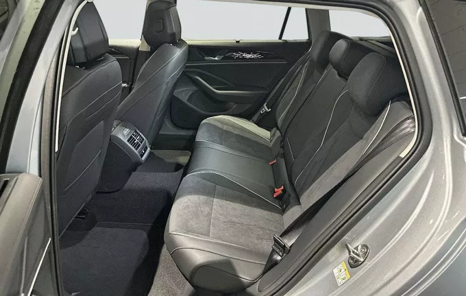 VOLKSWAGEN PASSAT 1.5 eTSI OPF 150 DSG7 Elegance photo 17 4668