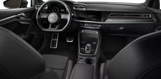 AUDI A3 Sportback TFSI Mild Hybrid 150 S tronic 7 S line extérieur côté gauche 5779
