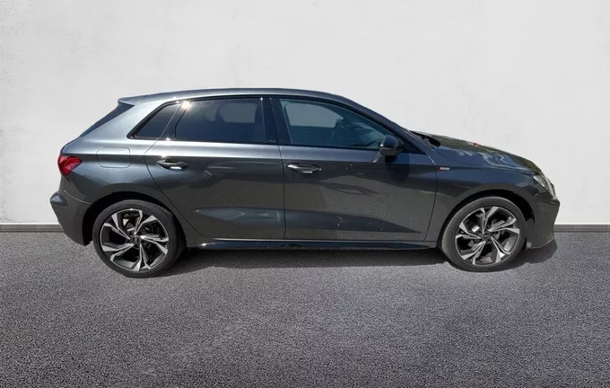 AUDI A3 Sportback TFSI Mild Hybrid 150 S tronic 7 S line extérieur côté droit 2127832