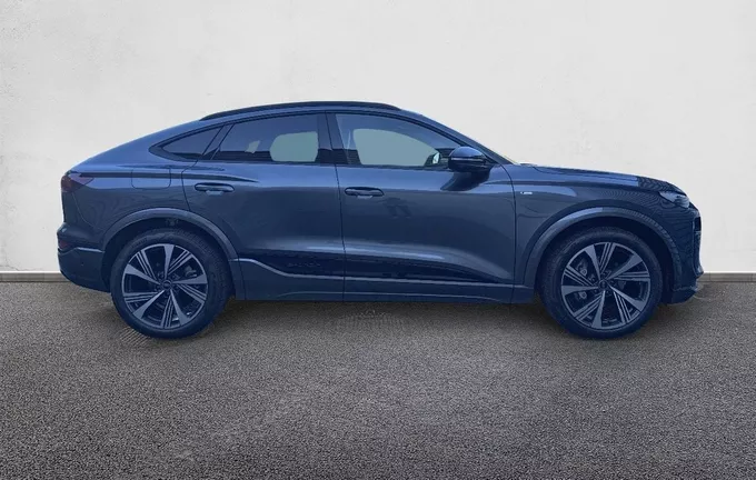 AUDI Q6 E-TRON SPORTBACK 306 ch 100 kWh performance S line extérieur côté droit 1154