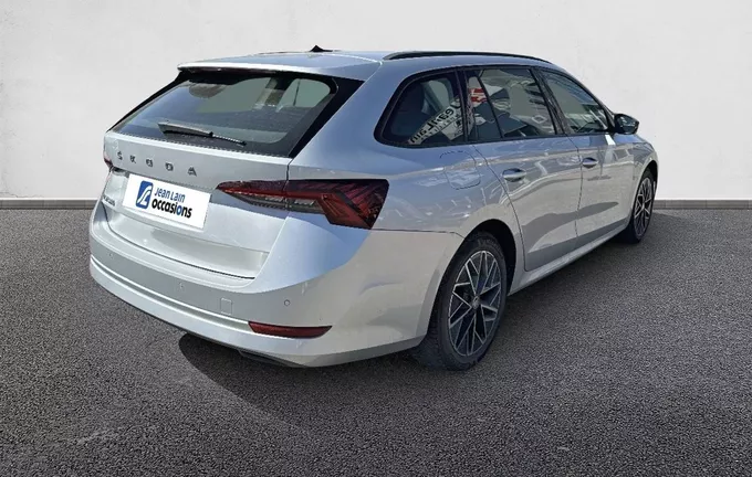 SKODA OCTAVIA Combi 2.0 TDI 150 ch DSG7 Business extérieur trois quart arrière droit 560804