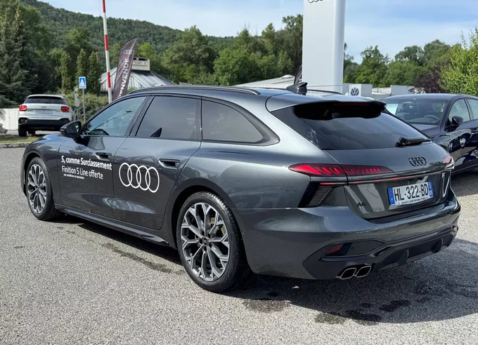 AUDI A6 Avant TDI 204 ch S tronic 7 S line extérieur arrière 0473