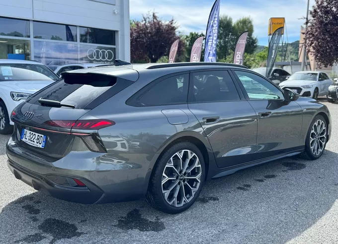 AUDI A6 Avant TDI 204 ch S tronic 7 S line extérieur trois quart arrière gauche 0473