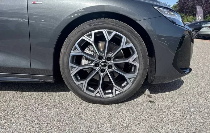AUDI A6 Avant TDI 204 ch S tronic 7 S line photo 9 0473