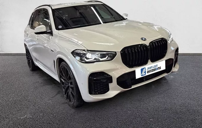 BMW X5 xDrive45e 394 ch BVA8 M Sport extérieur trois quart avant droit 2132459